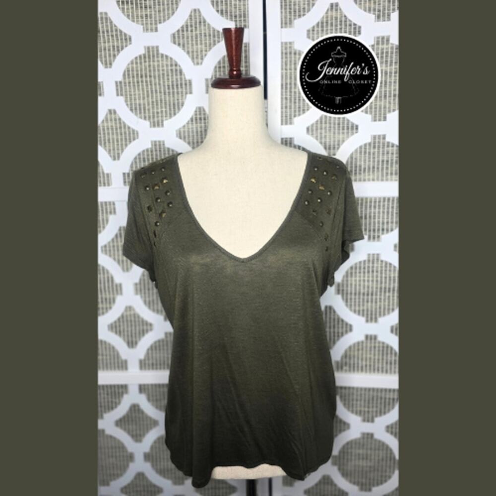 3/$30 h.i.p. Happening In The Present Green V-Neck Ant. Gold-Bronze Studded Top